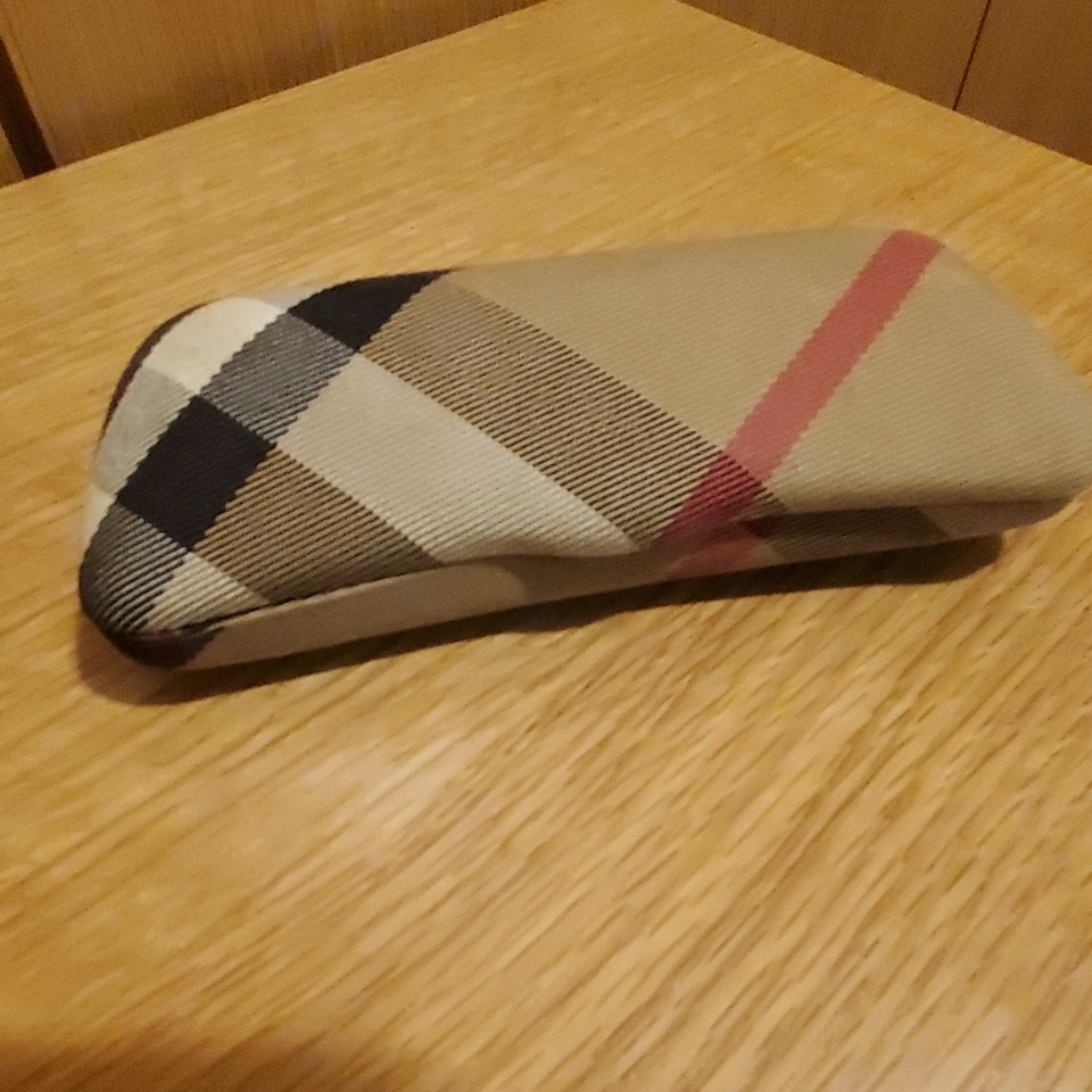 Burberry Sunglasses Case